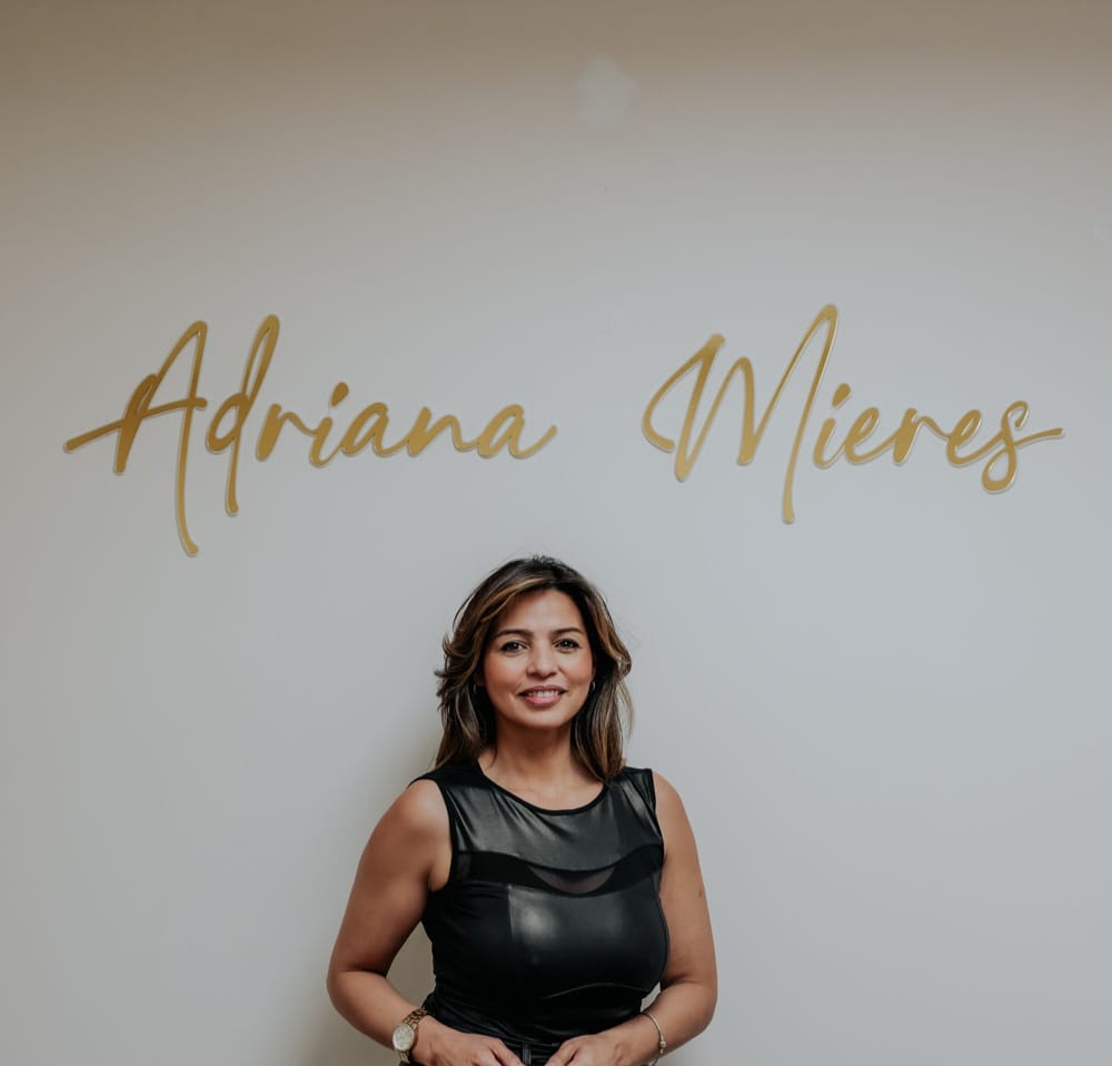 Adriana Mieres, propietaria del local de estética capilar en Montevideo